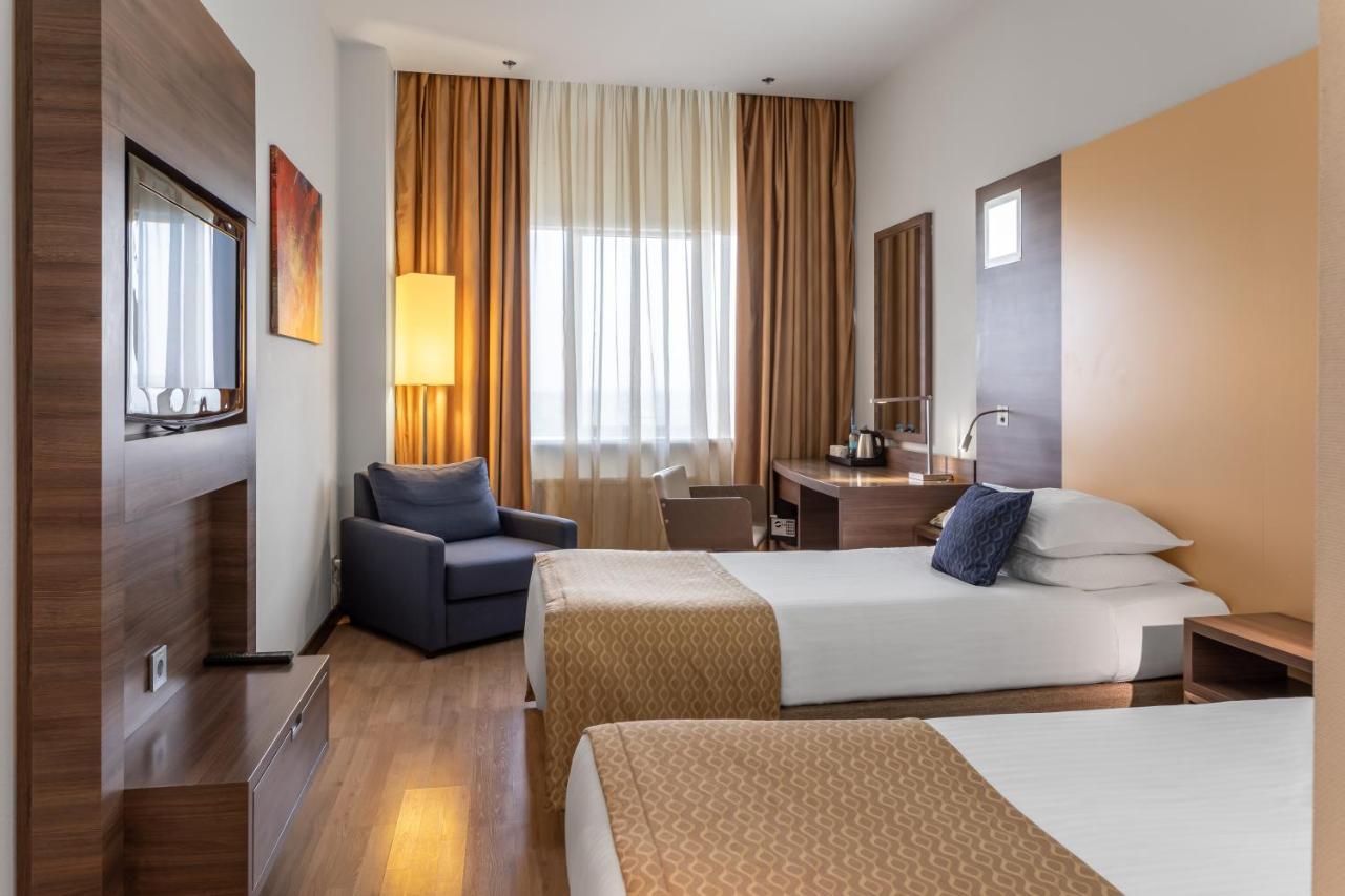 Ramada Encore Kiev Værelse billede