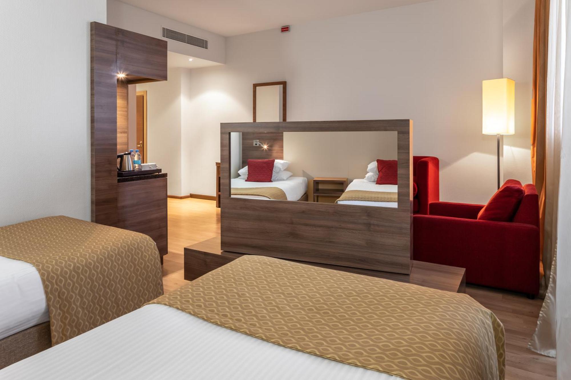 Ramada Encore Kiev Værelse billede